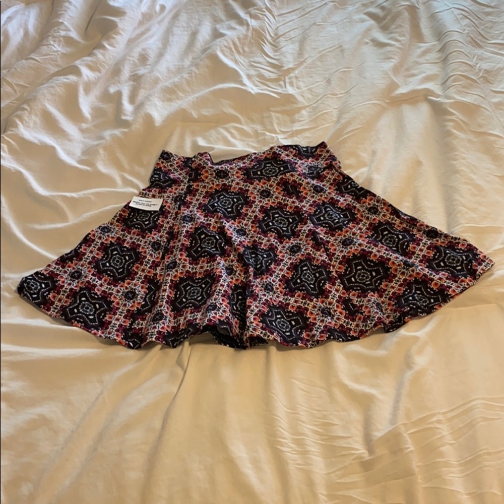 Women’s size small patterned skater skirt - Picture 1 of 2